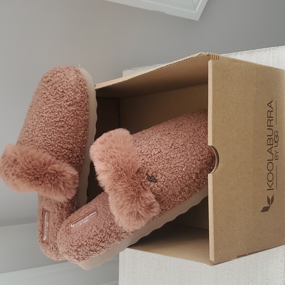 KOOLABURRA BY UGG SLIPPERS - Picture 5 of 8